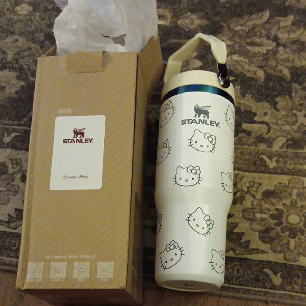 Stanley Creamy White Hello Kitty  Flip Top Tumbler
